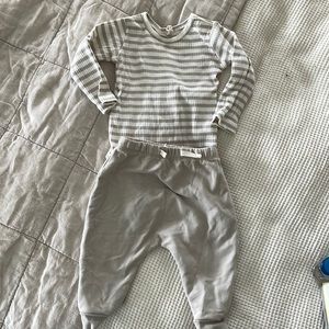 Quincy Mae gray stripe set and sweats - 3-6 months